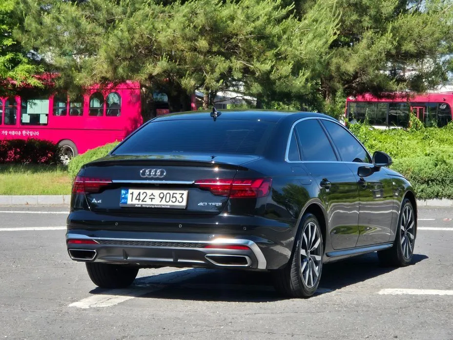 Audi A4 — фото 8