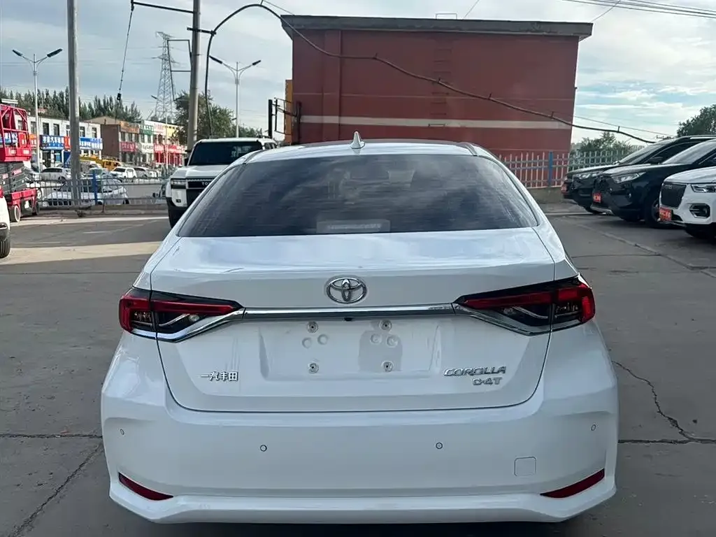 Toyota Corolla — фото 3