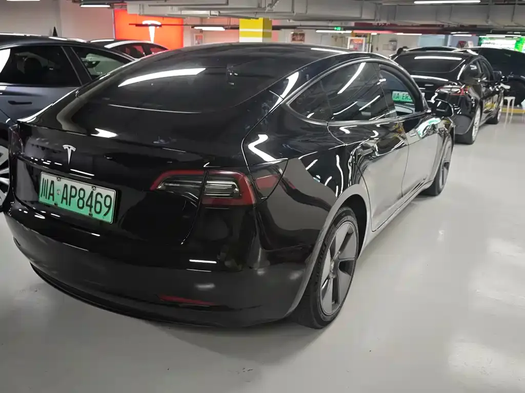 Tesla Model 3 — фото 8