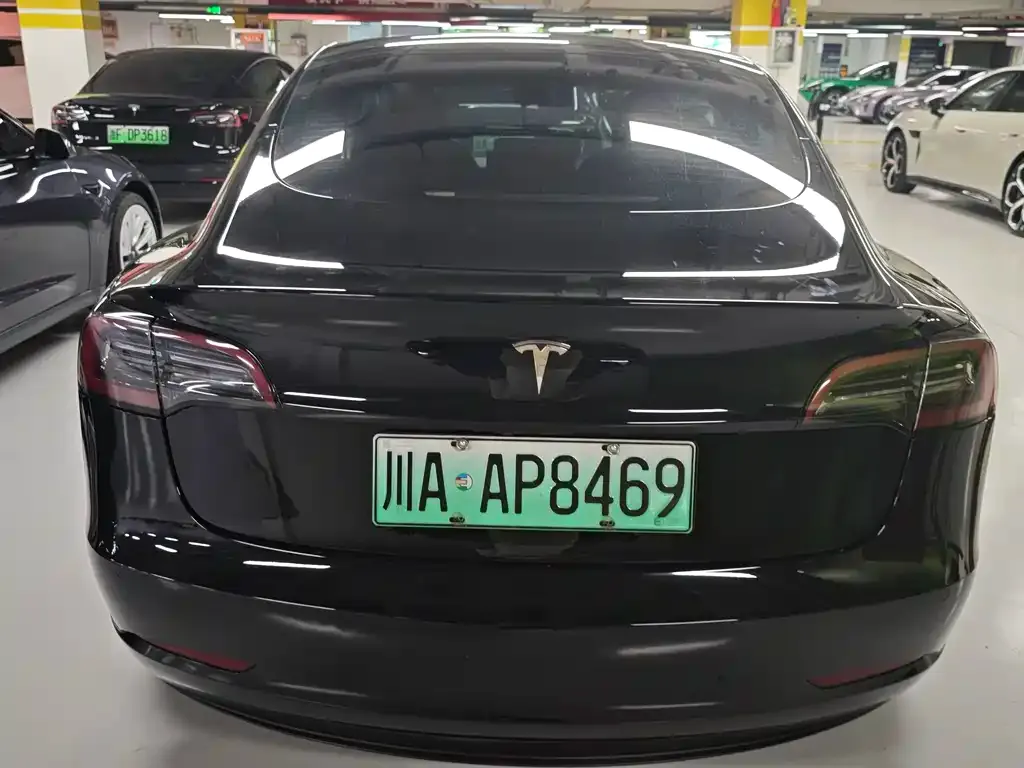 Tesla Model 3 — фото 7