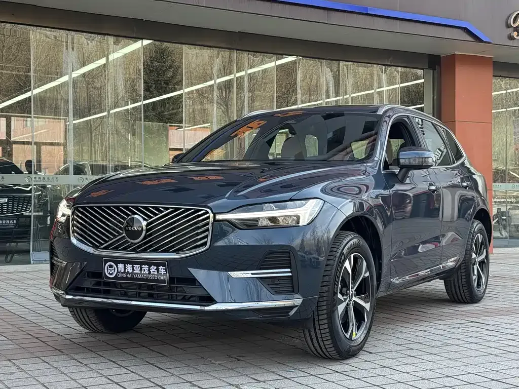 Volvo XC60 — фото 1