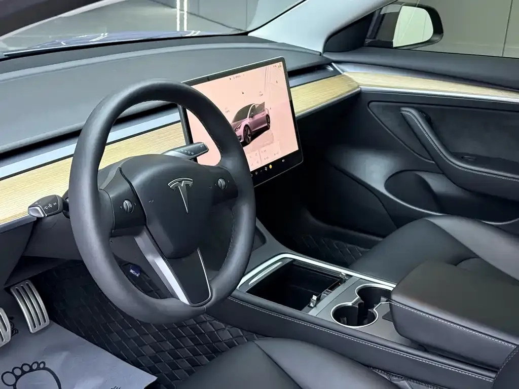 Tesla Model 3 — фото 8