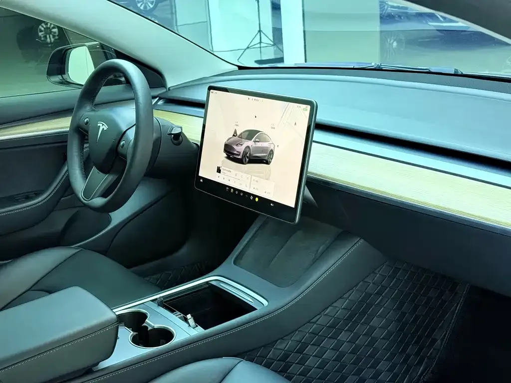 Tesla Model 3 — фото 6