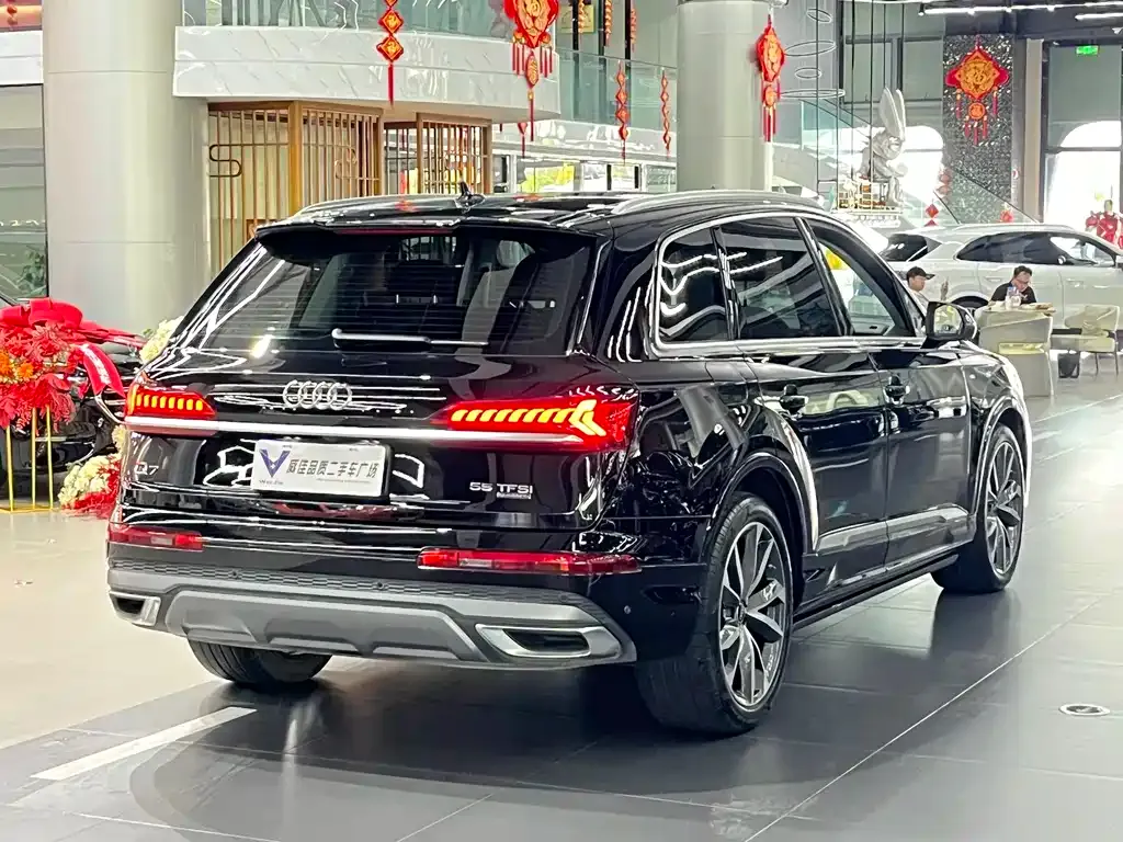 Audi Q7 — фото 6