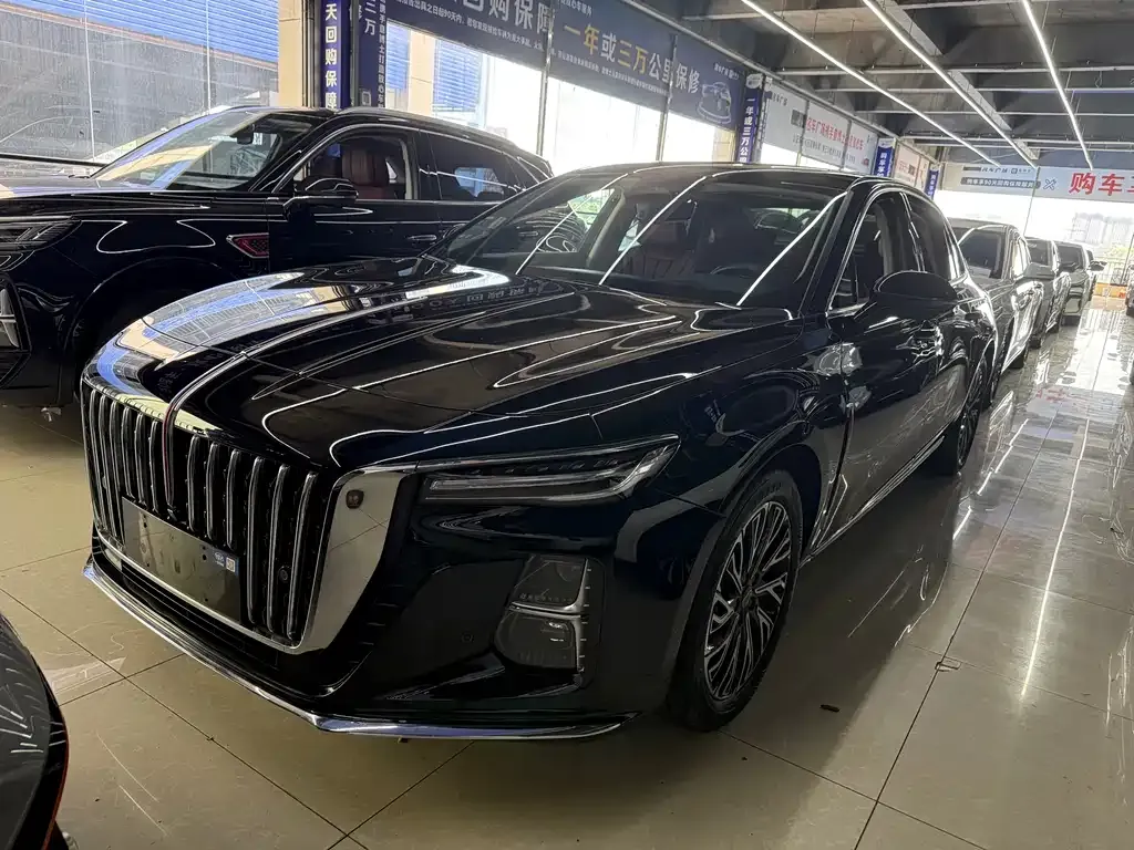 Hongqi H5 — фото 1