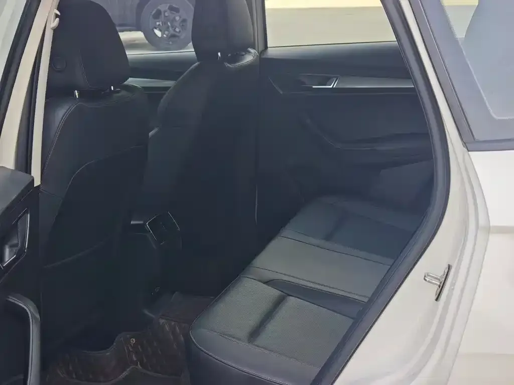 Skoda Karoq 2022 из CN, фото 3
