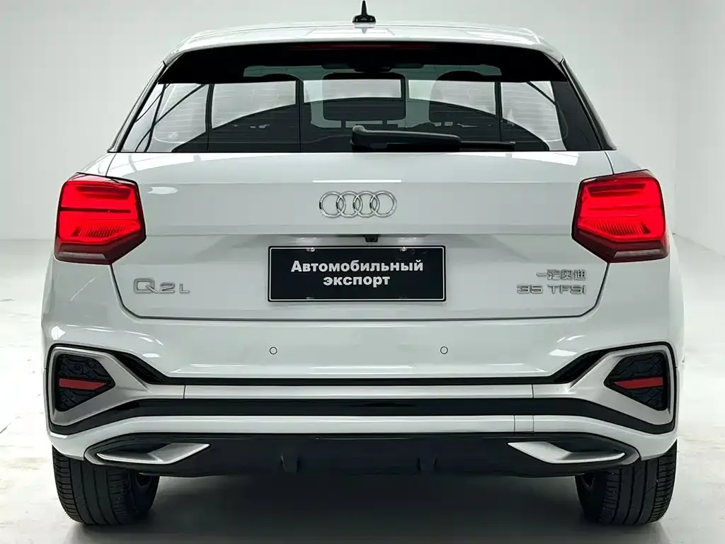 Audi Q2L — фото 4