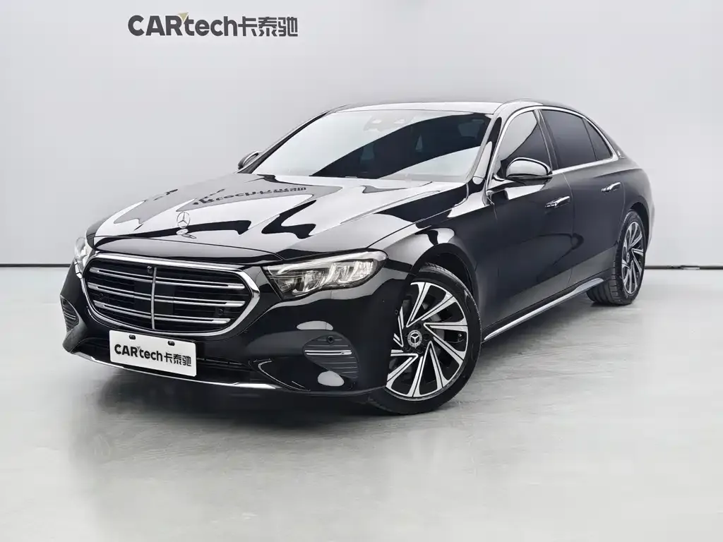 Mercedes-Benz E-Class — фото 1