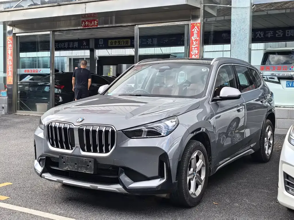 BMW X1 — фото 1