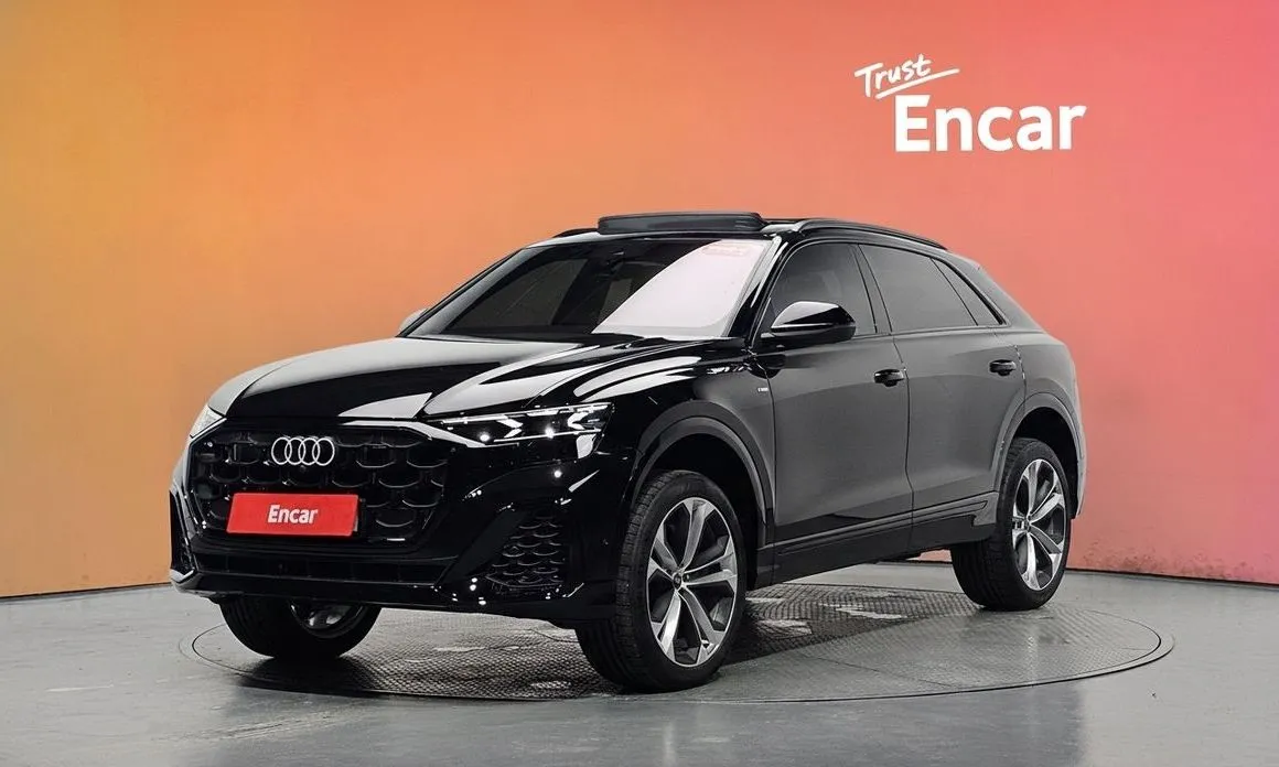 Audi Q8 — фото 1