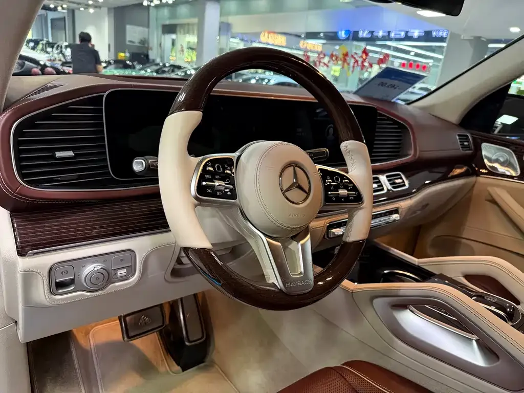 Mercedes-Benz GLS — фото 7