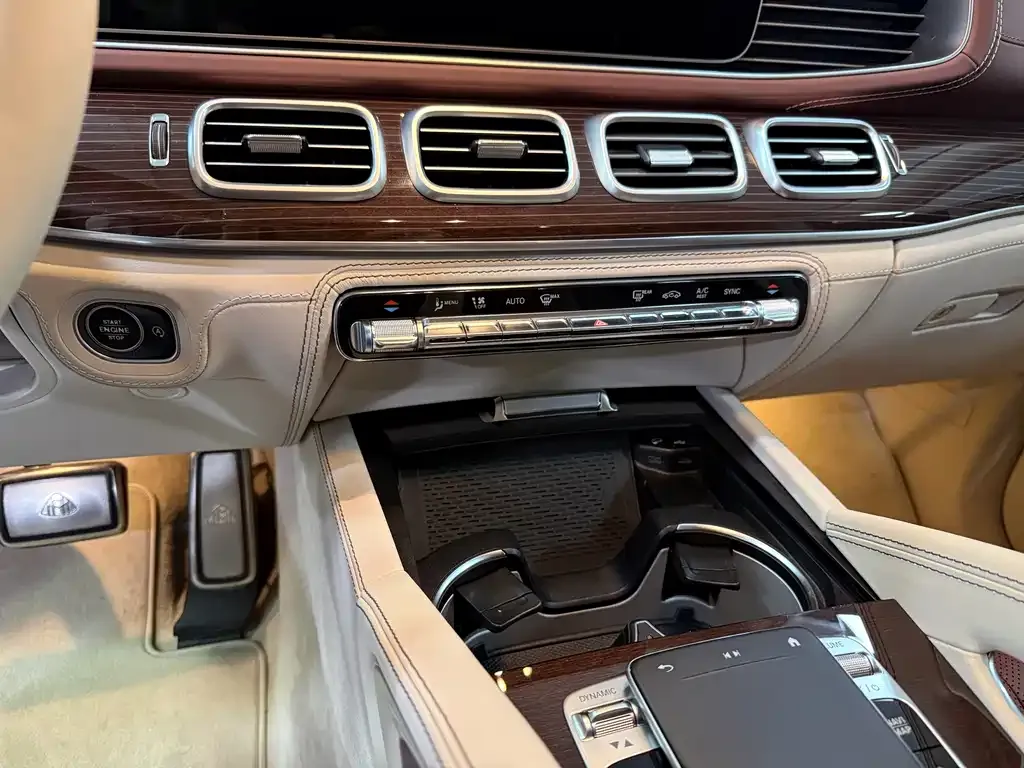 Mercedes-Benz GLS — фото 6