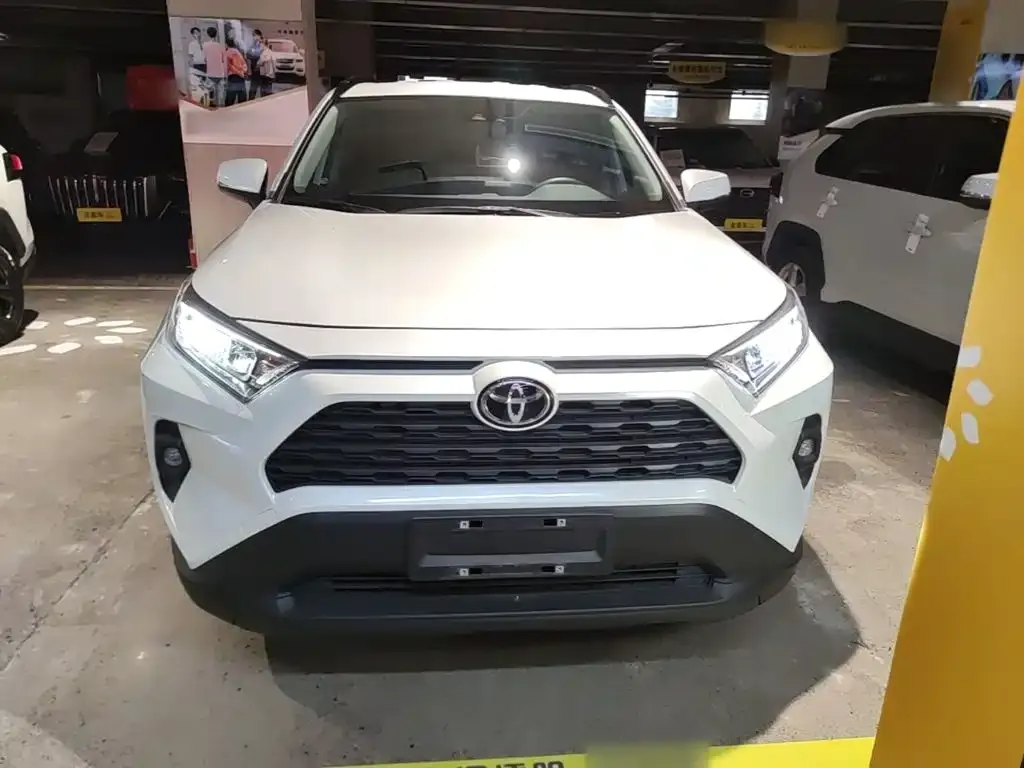 Toyota RAV4 — фото 3