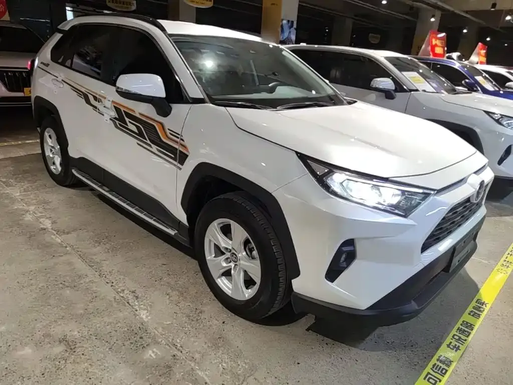 Toyota RAV4 — фото 4