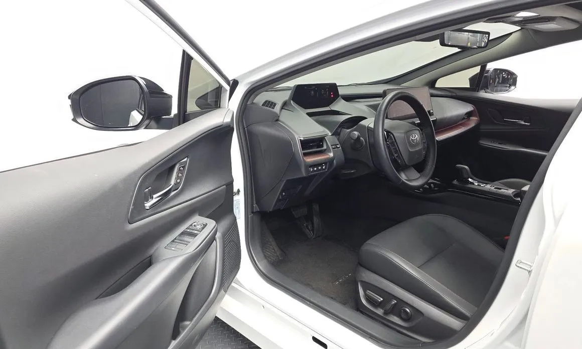 Toyota Prius 2024 из KR, фото 3
