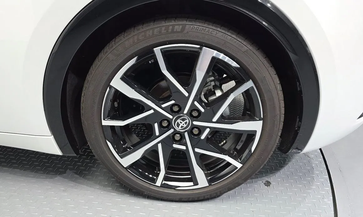 Toyota Prius 2024 из KR, фото 9