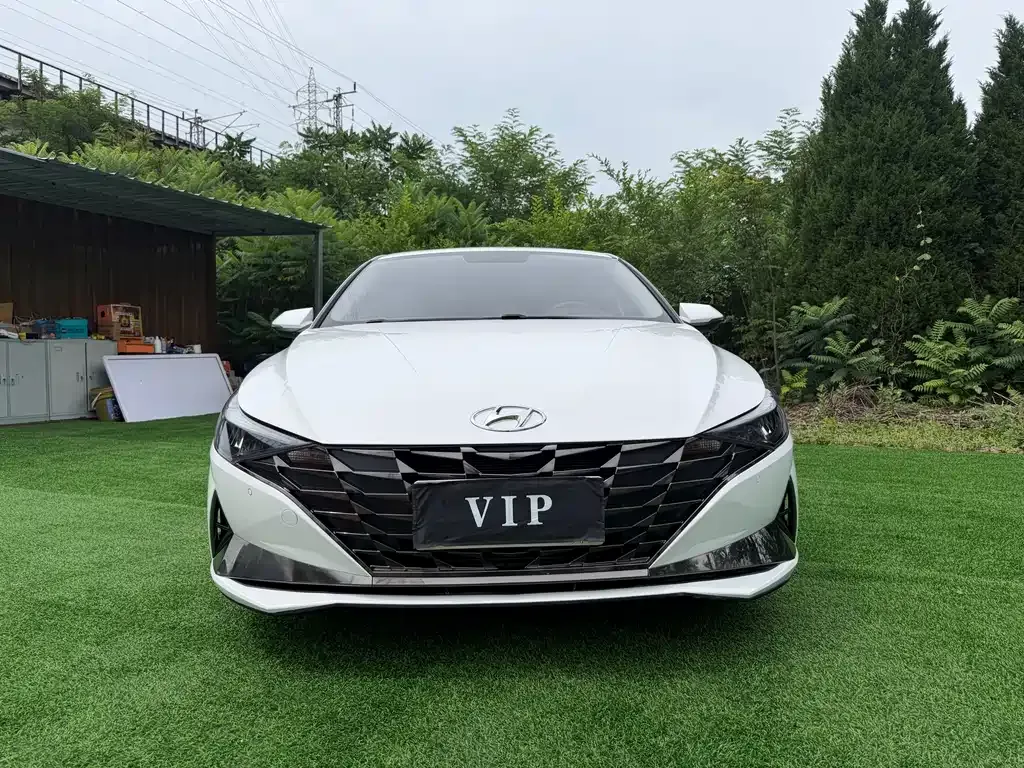 Hyundai Elantra — фото 8