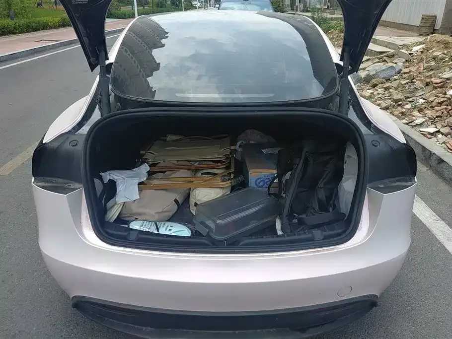 Tesla Model 3 — фото 7