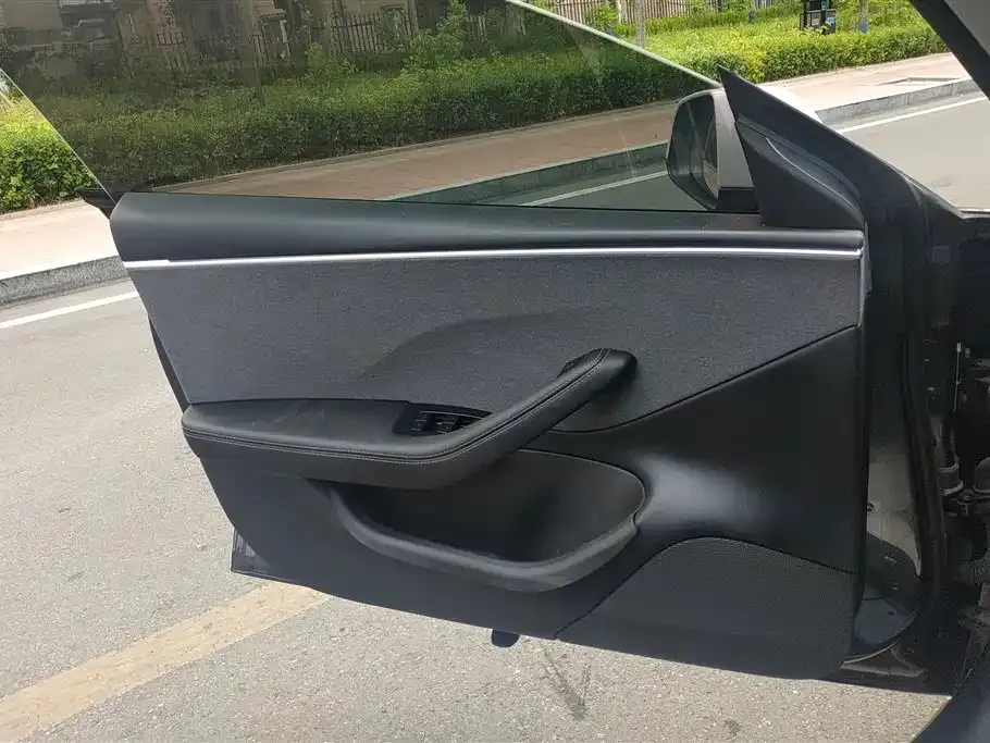 Tesla Model 3 — фото 6