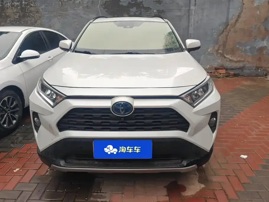 Toyota RAV4 — фото 5