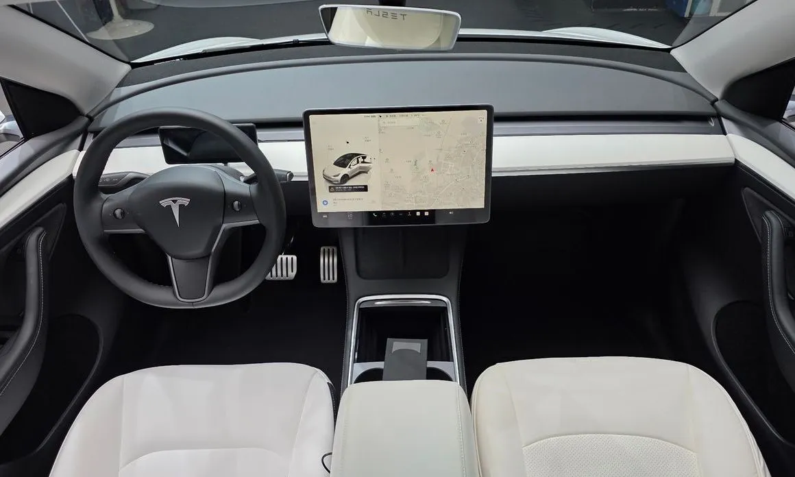 Tesla Model Y — фото 9