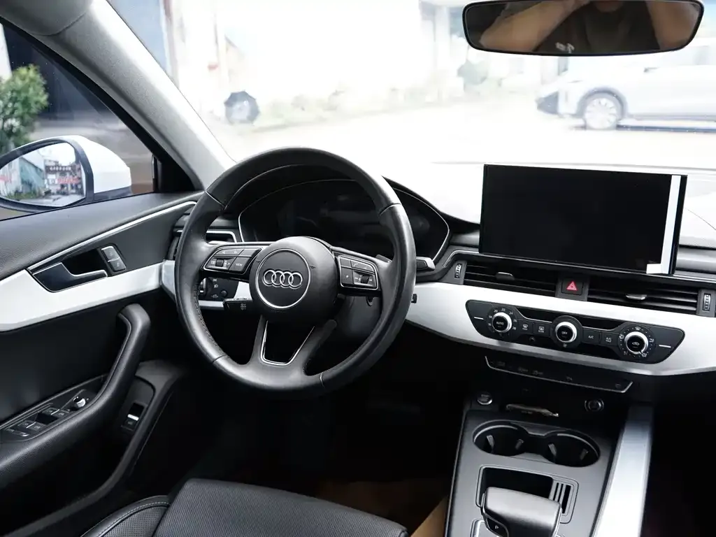 Audi A4L — фото 2