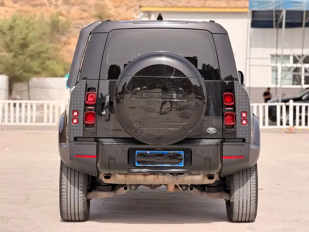 Land Rover Defender — фото 8