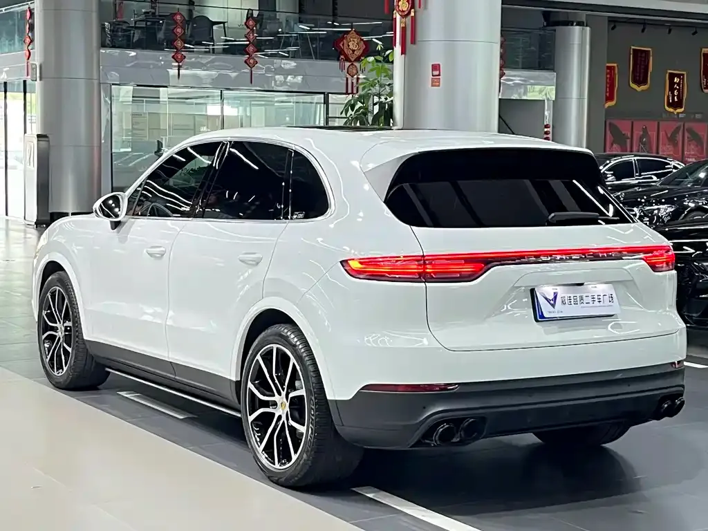Porsche Cayenne — фото 7