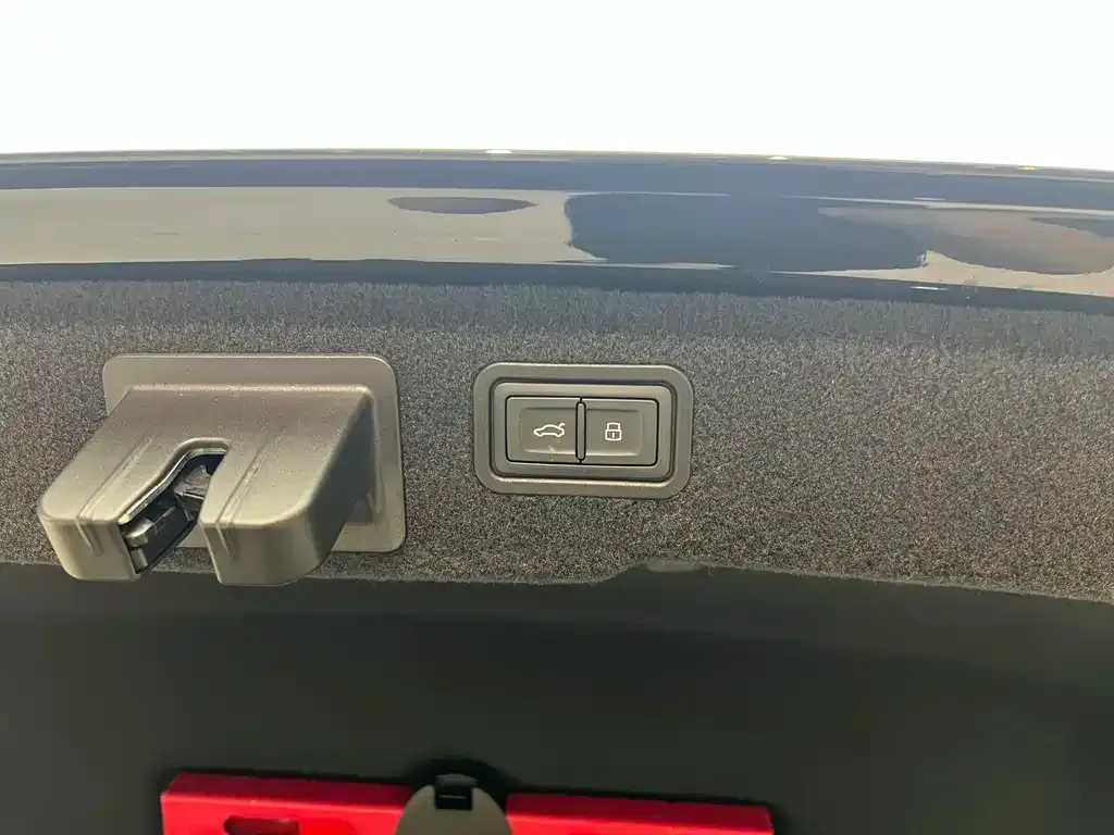 Audi A8 New Energy — фото 6