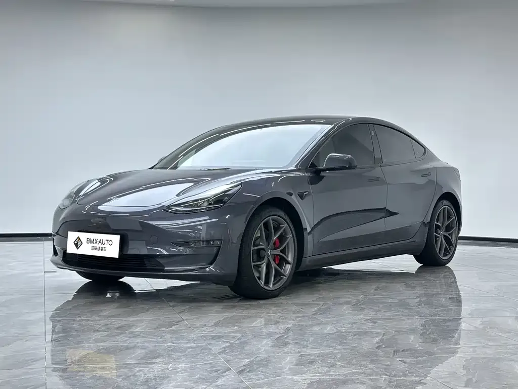 Tesla Model 3 — фото 1