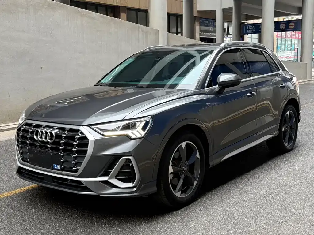 Audi Q3 — фото 1