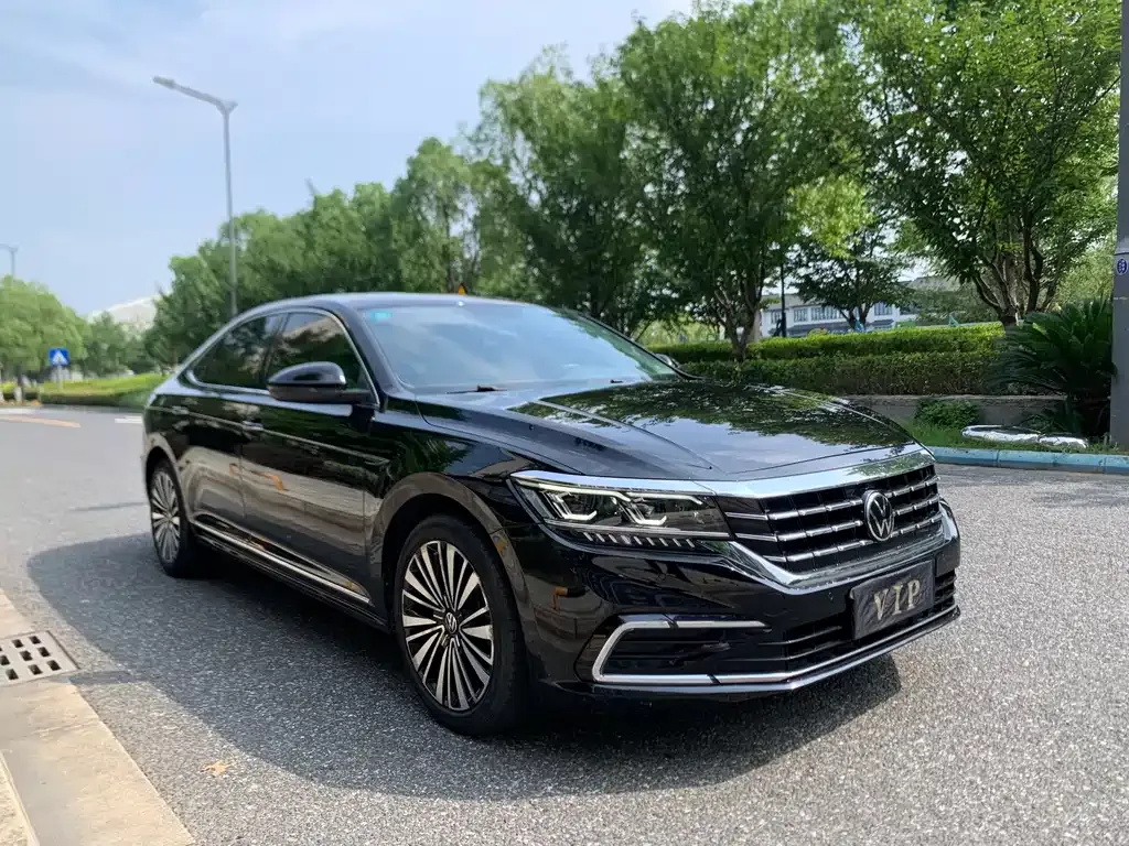Volkswagen Passat — фото 7