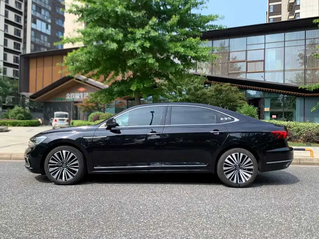 Volkswagen Passat — фото 5