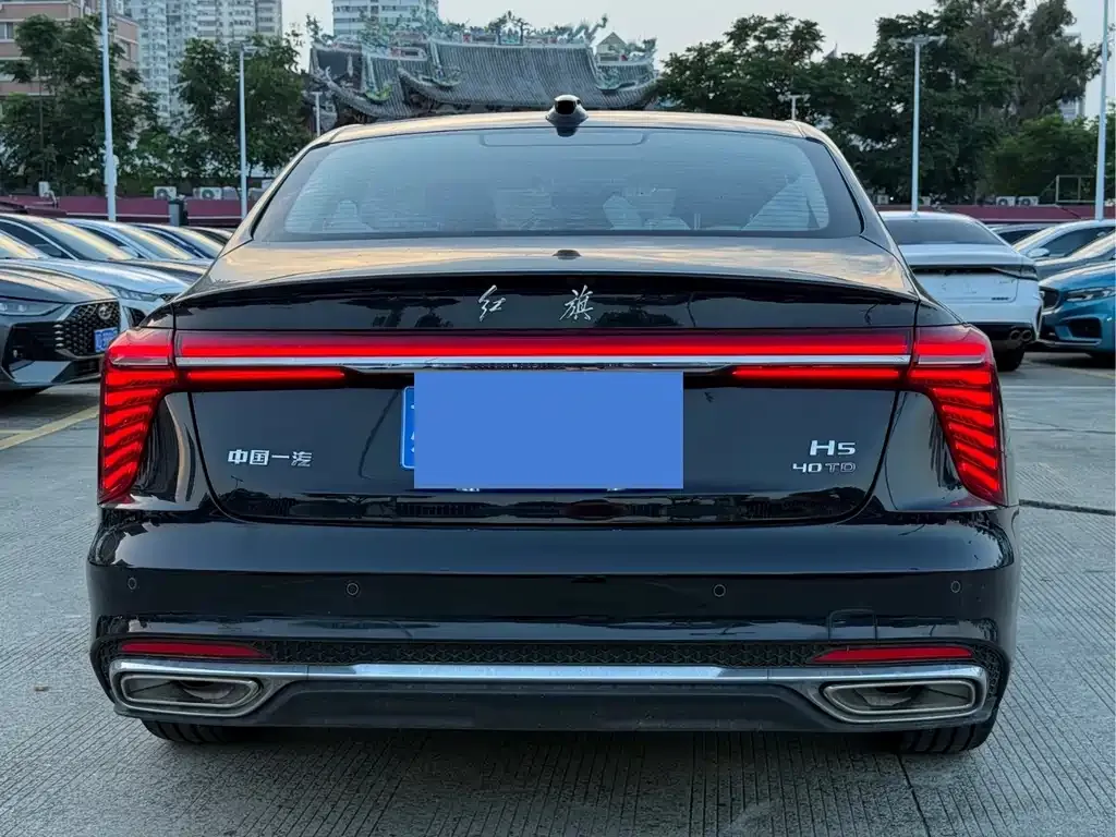 Hongqi H5 — фото 6