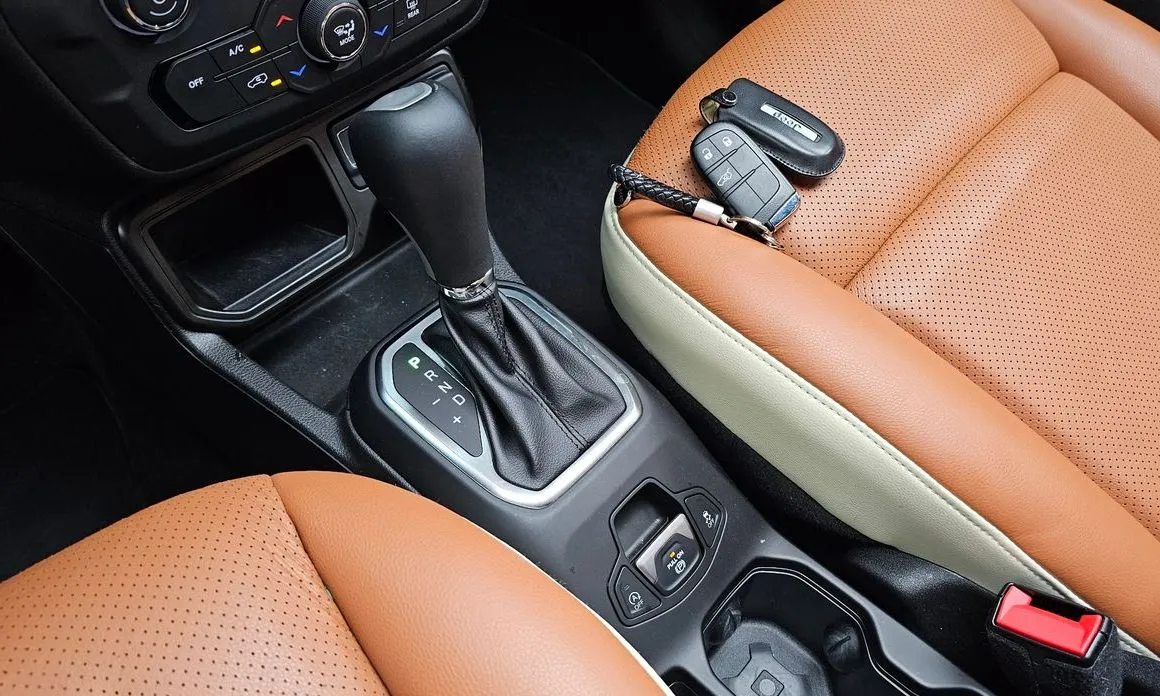 Jeep Renegade — фото 10