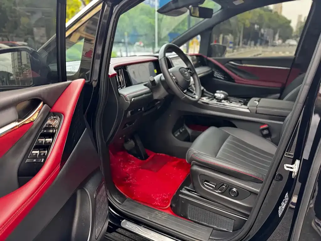 GAC Motor Trumpchi M8 — фото 2