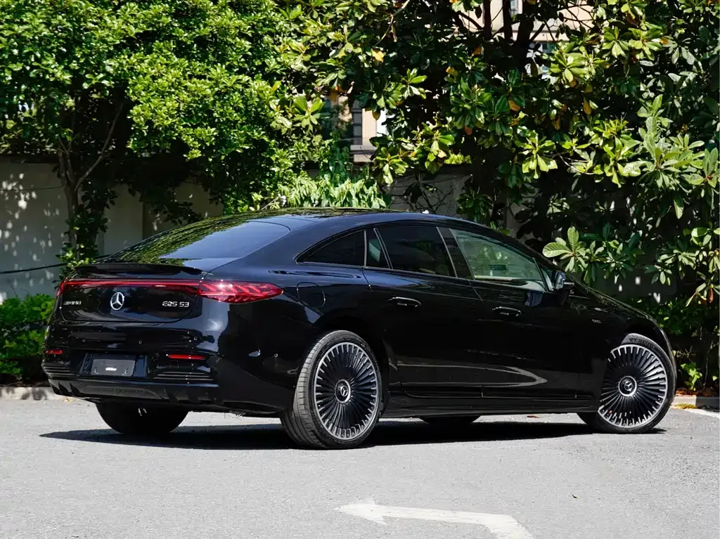 Mercedes-Benz EQS AMG — фото 2