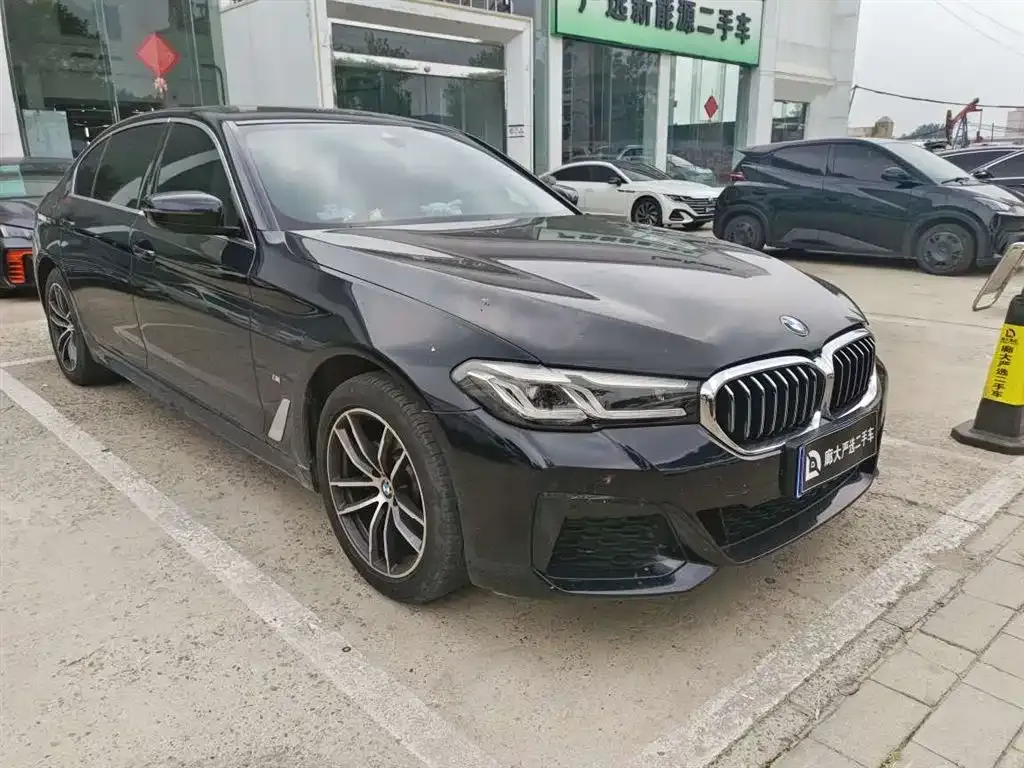 BMW 5 Series — фото 5