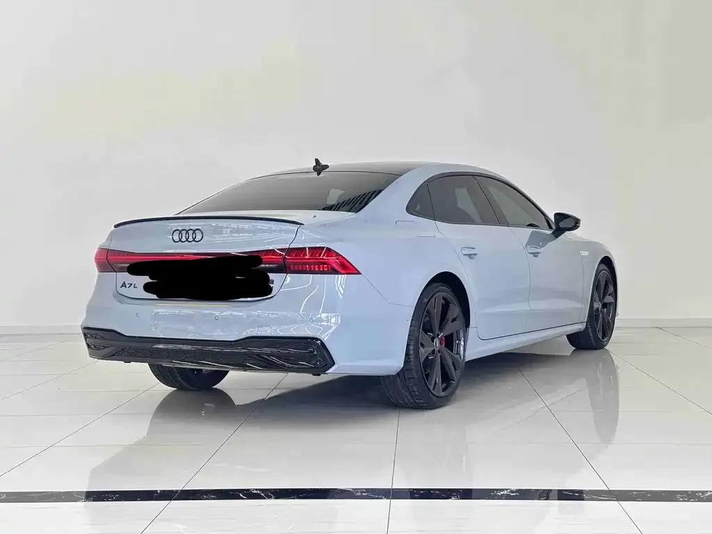 Audi A7L — фото 2