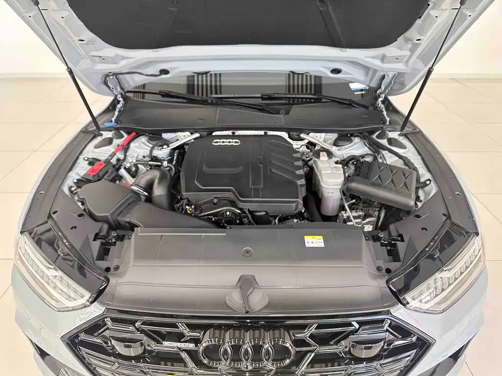 Audi A7L — фото 8