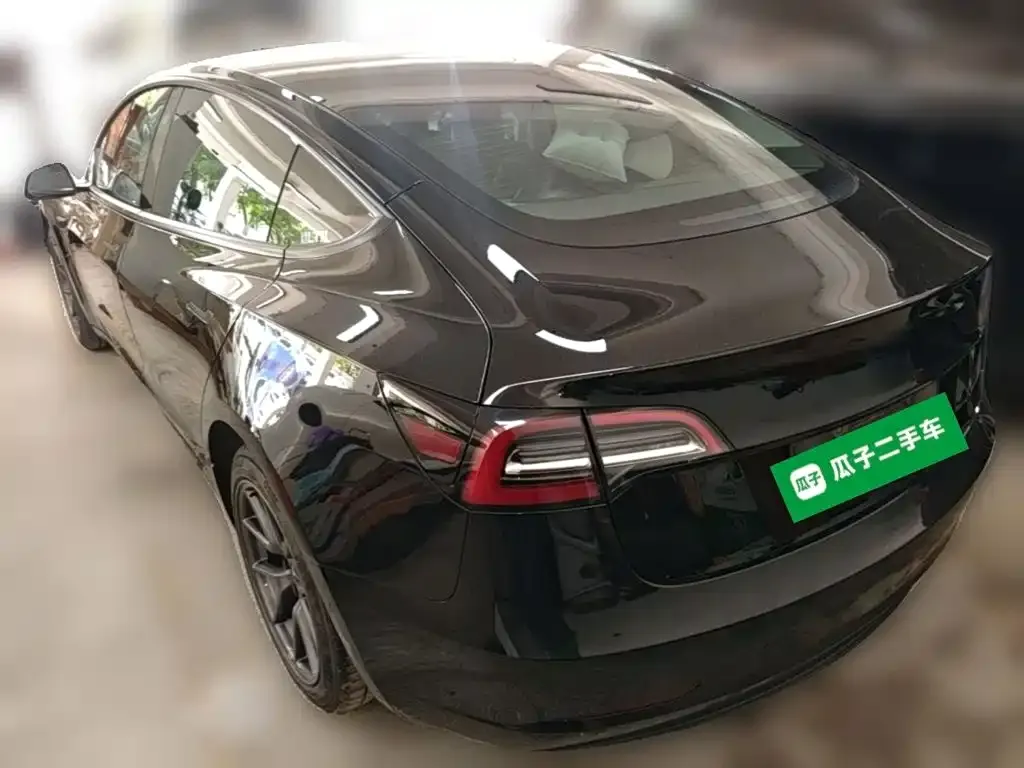 Tesla Model 3 — фото 10