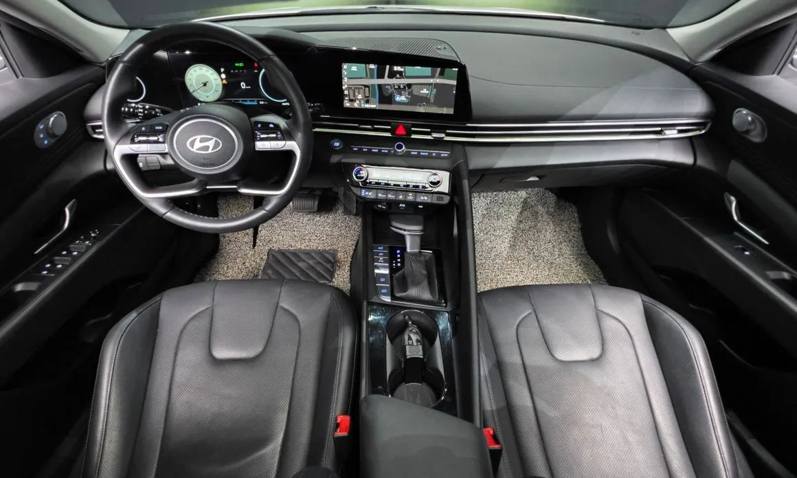 Hyundai AVANTE — фото 3