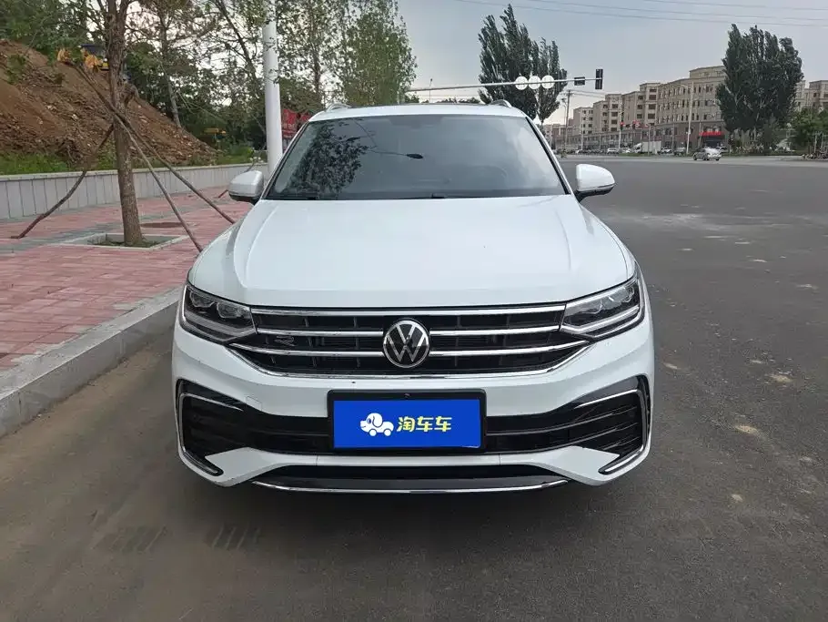 Volkswagen Tiguan L — фото 6