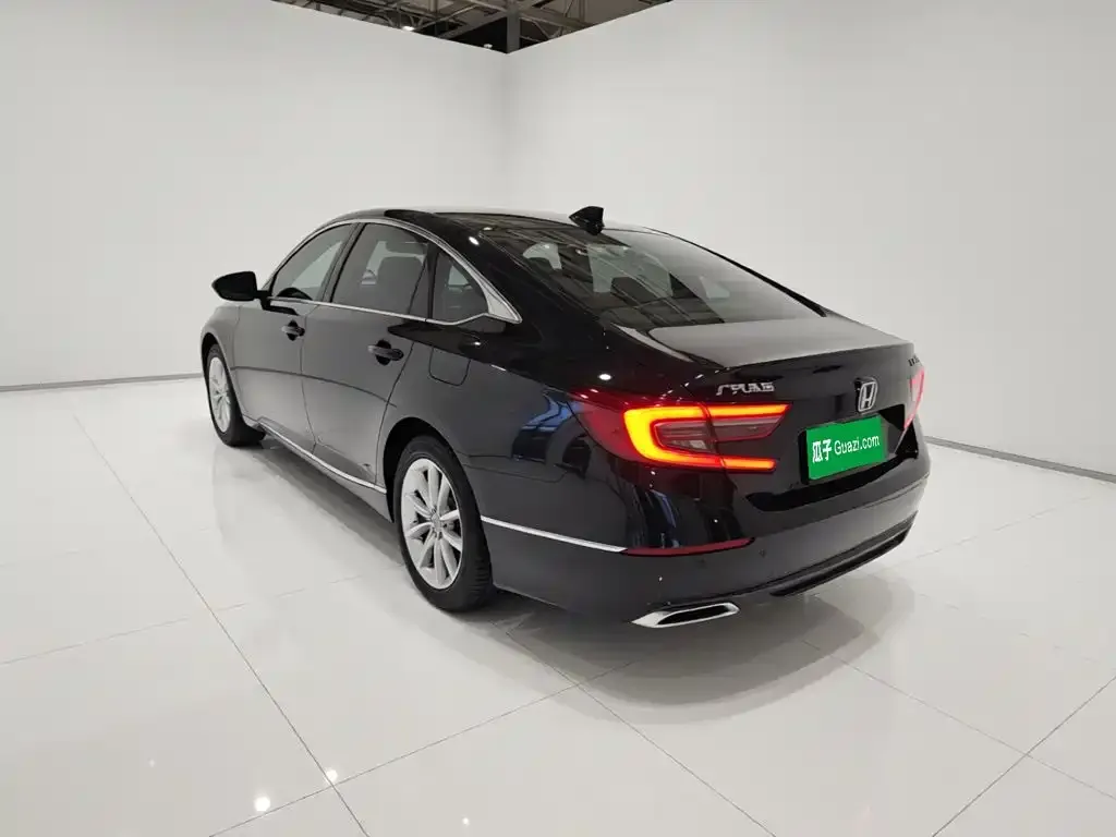 Honda Accord — фото 4