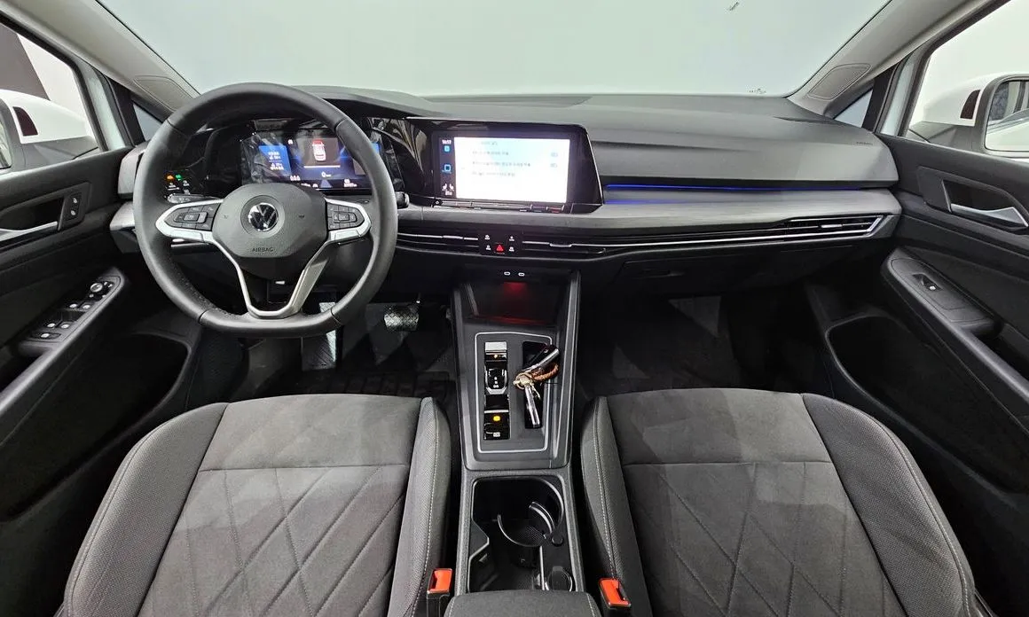 Volkswagen Golf 2022 из KR, фото 9