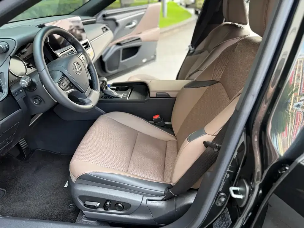 Lexus ES 2024 из CN, фото 2
