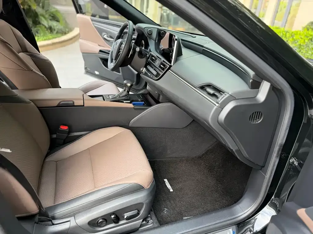 Lexus ES 2024 из CN, фото 3