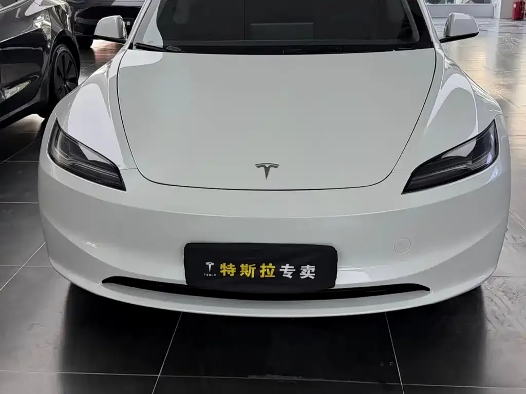 Tesla Model 3 — фото 5