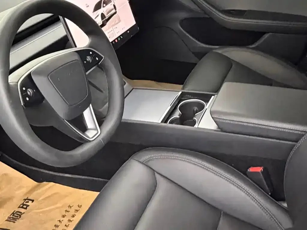 Tesla Model 3 — фото 3