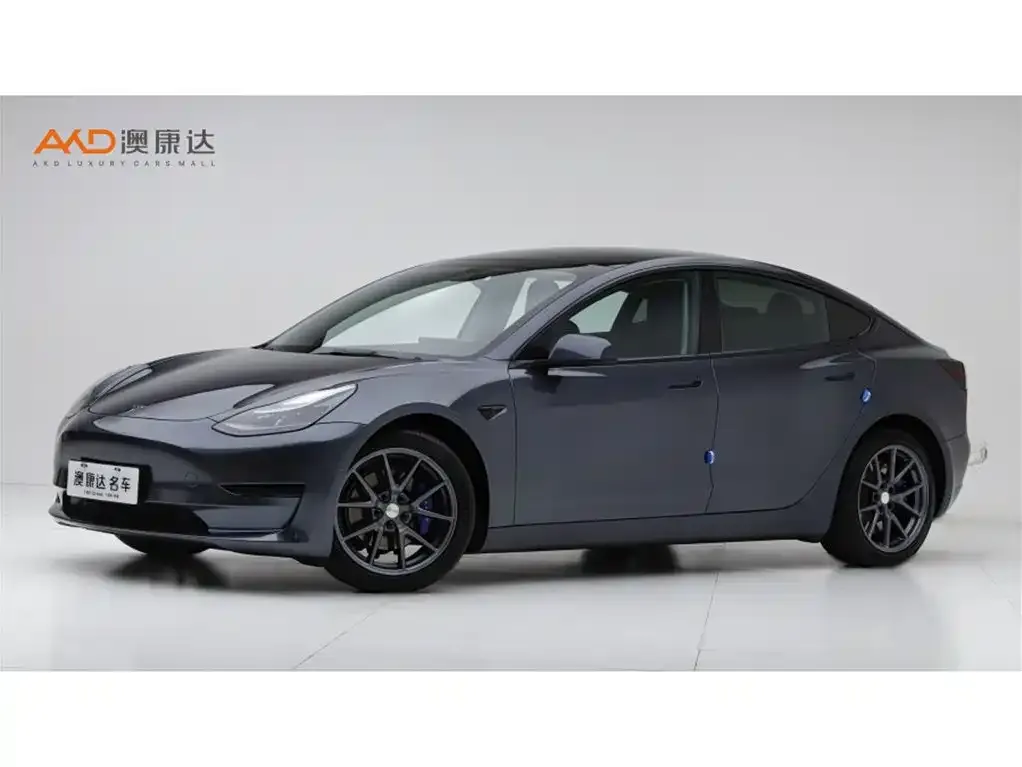 Tesla Model 3 — фото 1